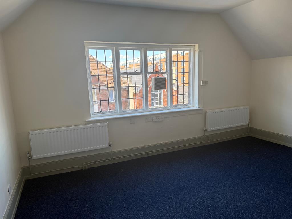 Lot: 118 - FORMER BANK PREMISES - UPPER PARTS PLUS PARKING WITH POTENTIAL - View of second floor front office